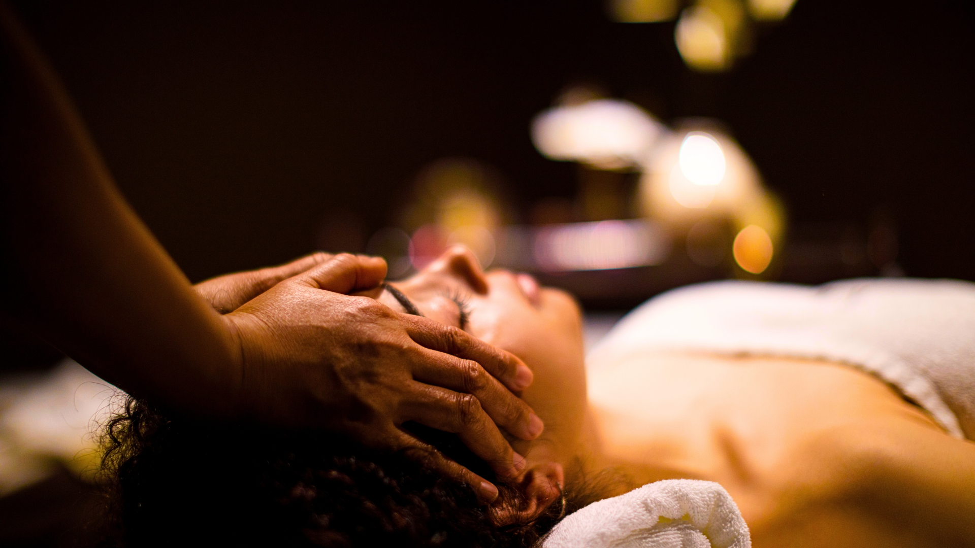 Image of a relaxing head spa treatment